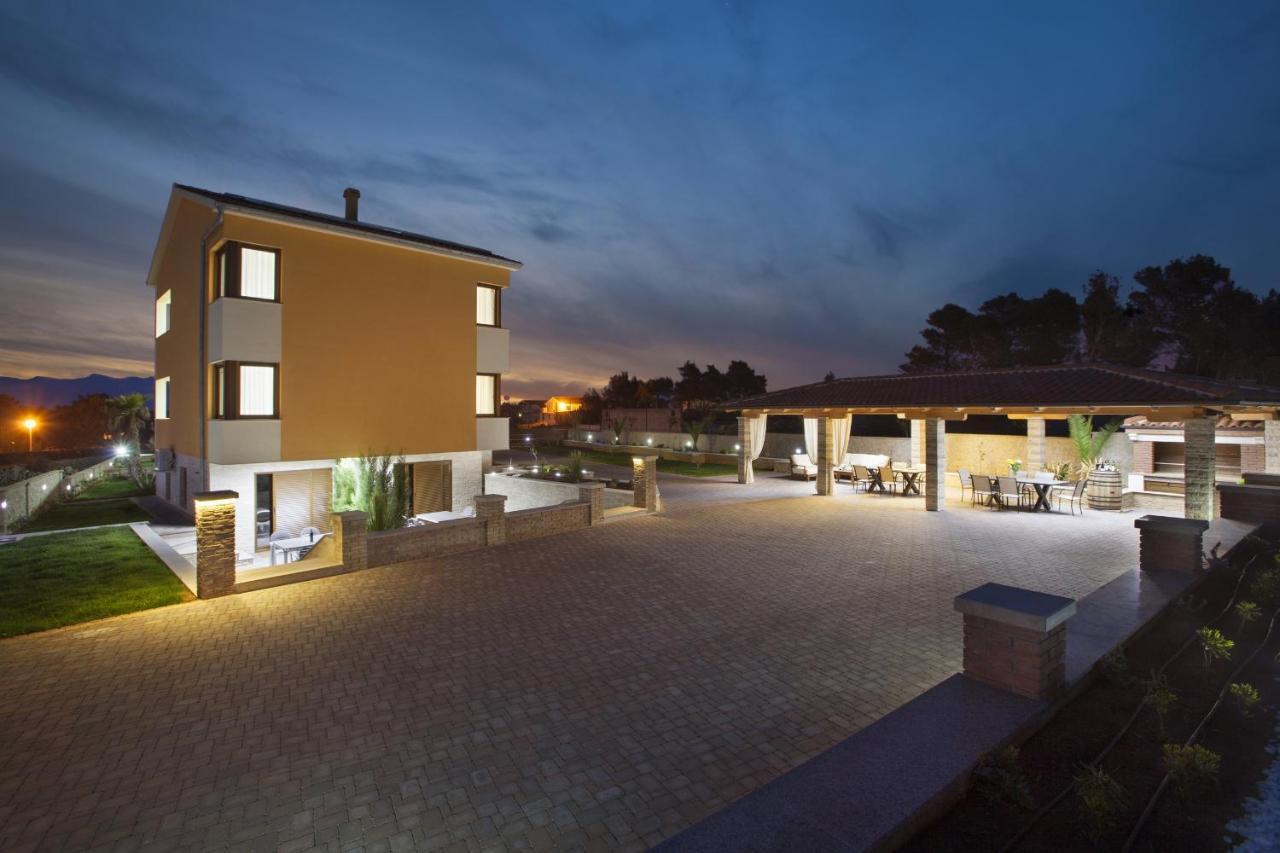 Villa Malibu One Vir Exterior photo