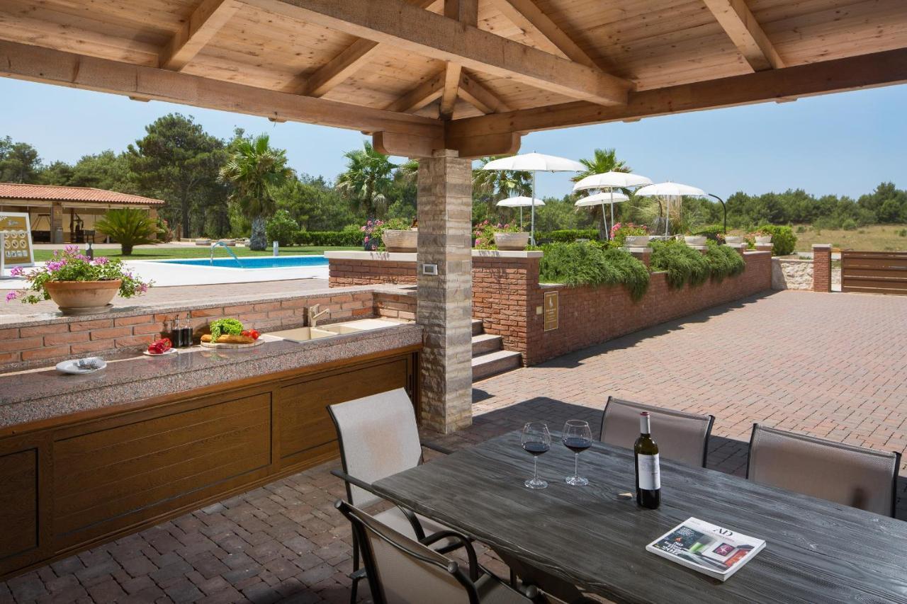 Villa Malibu One Vir Exterior photo